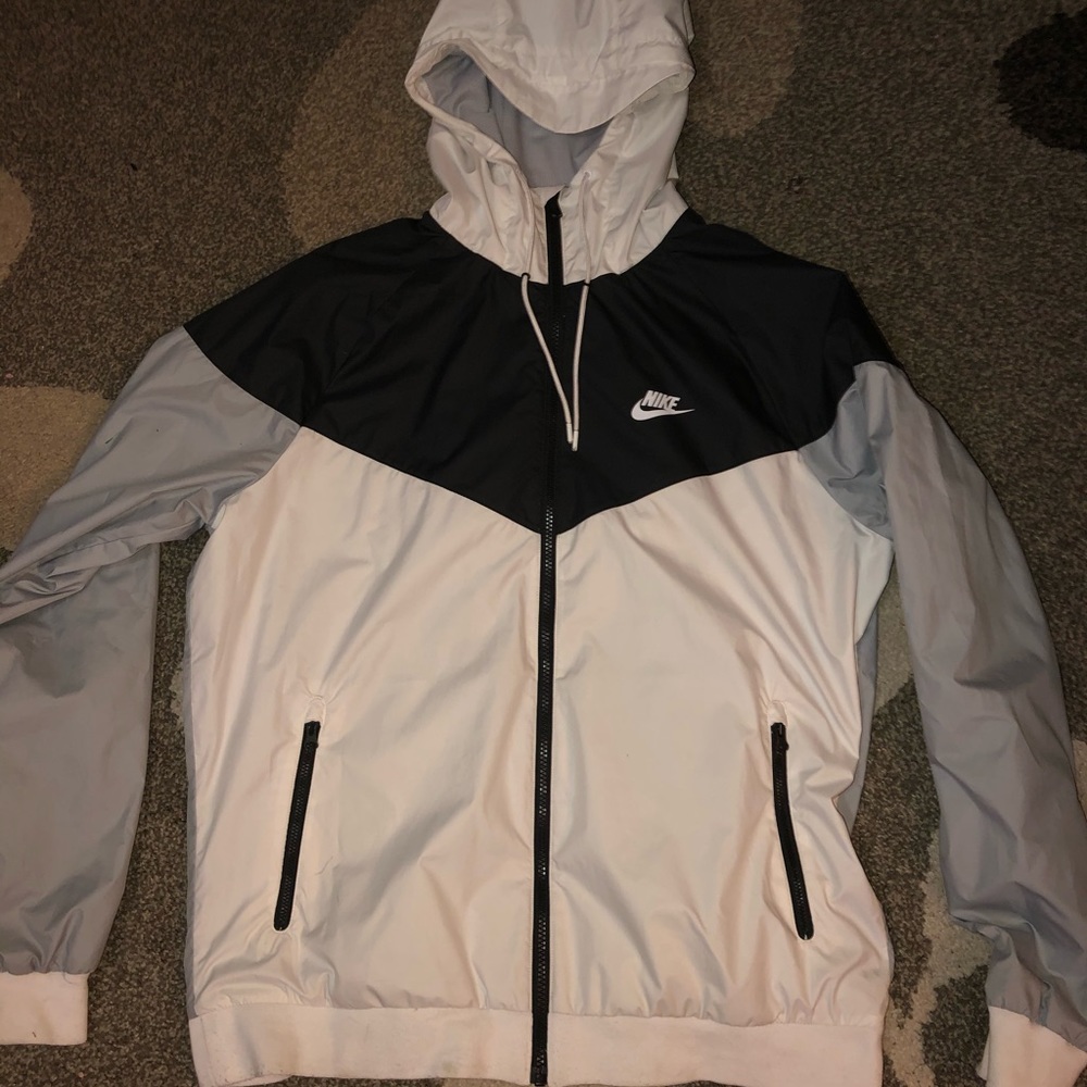 Nike windbreaker windrunner men’s L